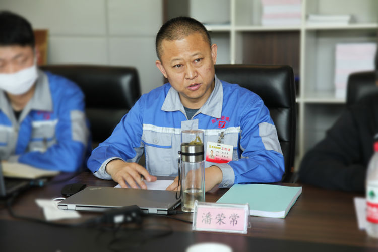 “氣力輸送連續(xù)供料關(guān)鍵設(shè)備”科技成果評價會在章丘豐源隆重舉行 “氣力輸送連續(xù)供料關(guān)鍵設(shè)備”科技成果評價會在章丘豐源隆重舉行