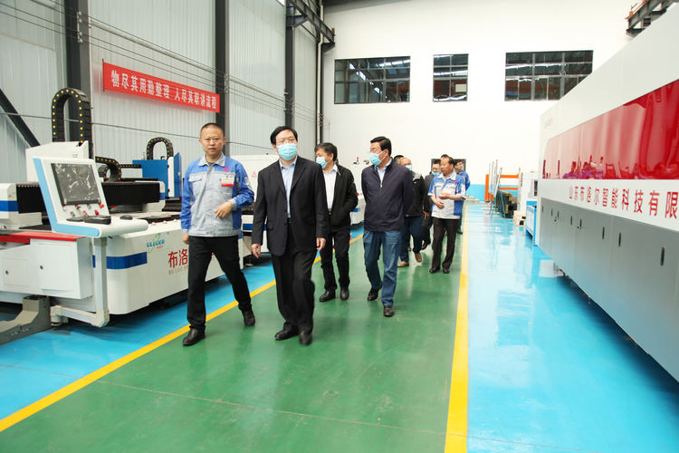 “氣力輸送連續(xù)供料關(guān)鍵設(shè)備”科技成果評價會在章丘豐源隆重舉行 “氣力輸送連續(xù)供料關(guān)鍵設(shè)備”科技成果評價會在章丘豐源隆重舉行