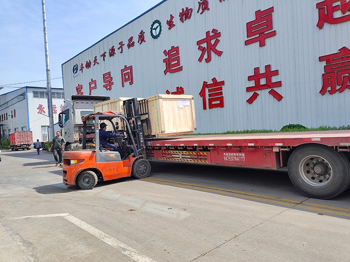 豐源機(jī)械羅茨鼓風(fēng)機(jī)發(fā)貨出口到印尼 圖片關(guān)鍵詞