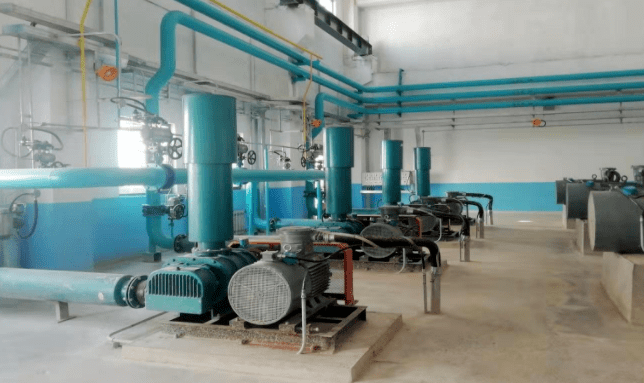 風(fēng)機(jī)現(xiàn)場(chǎng) 風(fēng)機(jī)現(xiàn)場(chǎng)