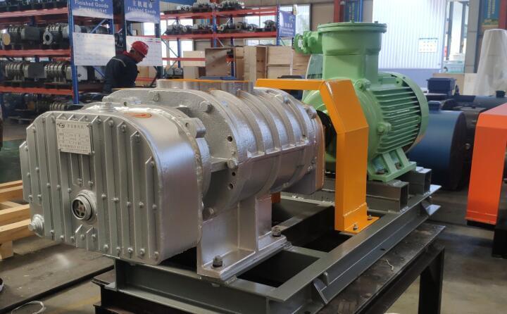 三葉羅茨風(fēng)機(jī)1 三葉羅茨風(fēng)機(jī)1